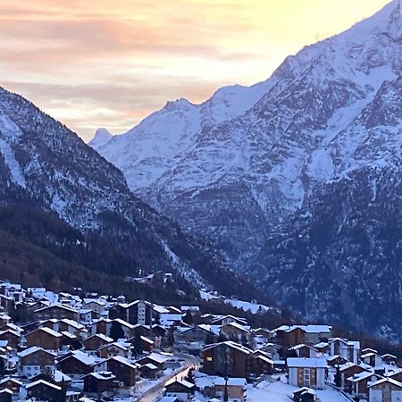Appartamento Haus Dorfblick Grächen Esterno foto