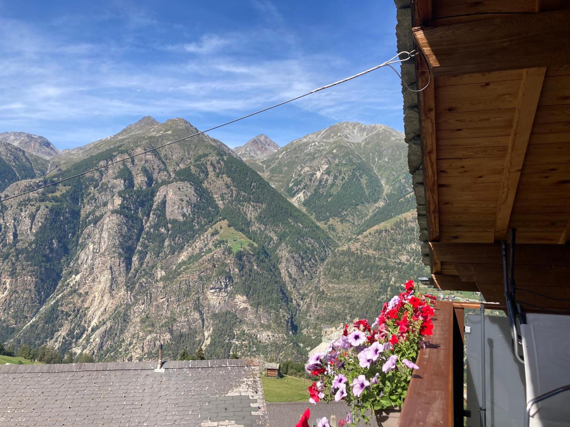 Appartamento Haus Dorfblick Grächen Esterno foto
