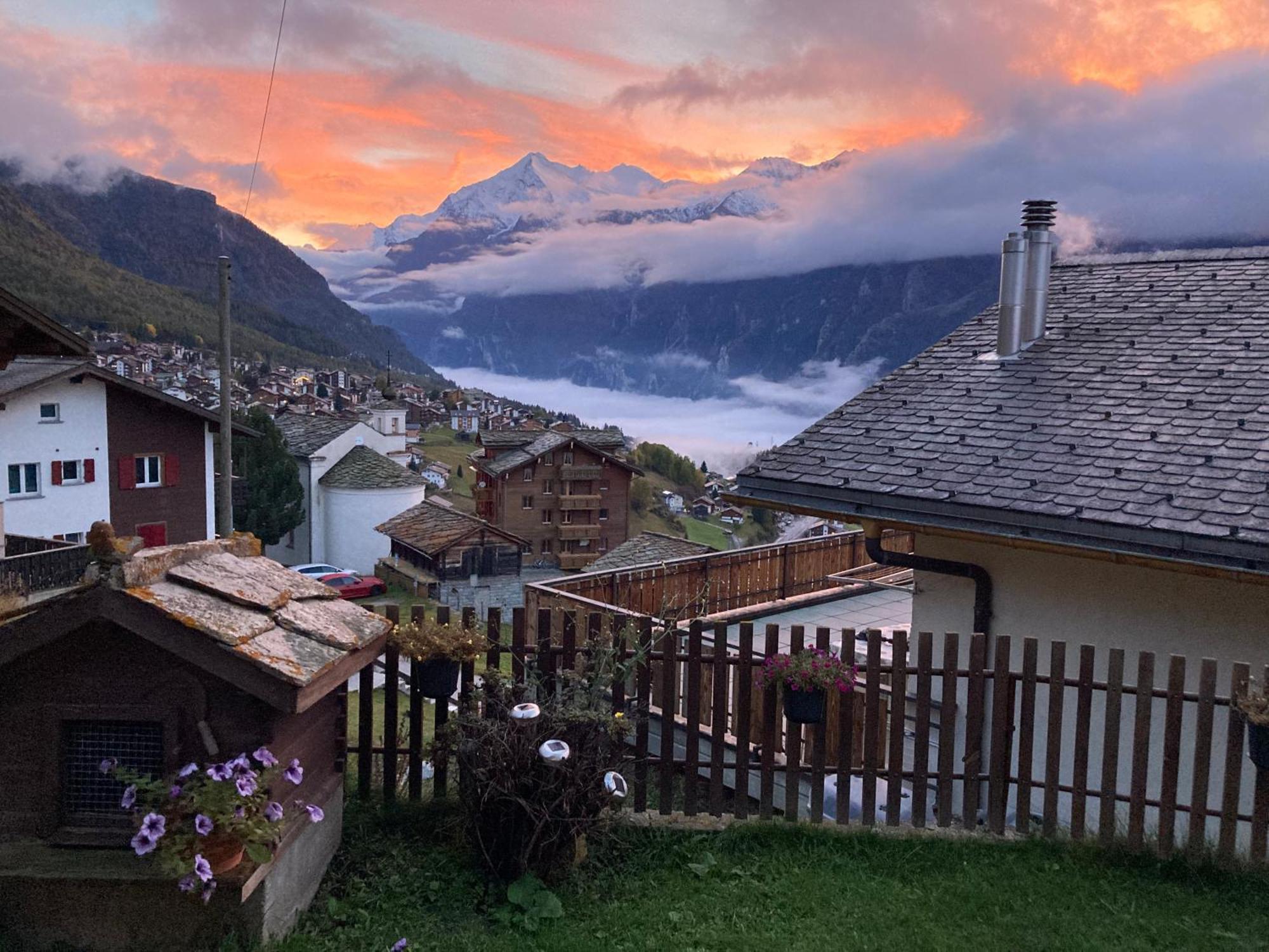 Appartamento Haus Dorfblick Grächen Esterno foto