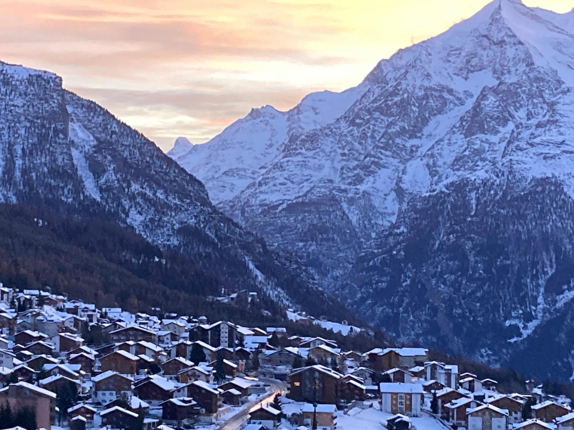 Appartamento Haus Dorfblick Grächen Esterno foto